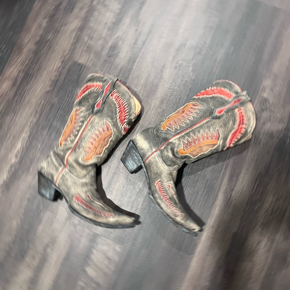 Corral Western Cowgirl Boots - Red and Orange Accents - Picture 2 of 9